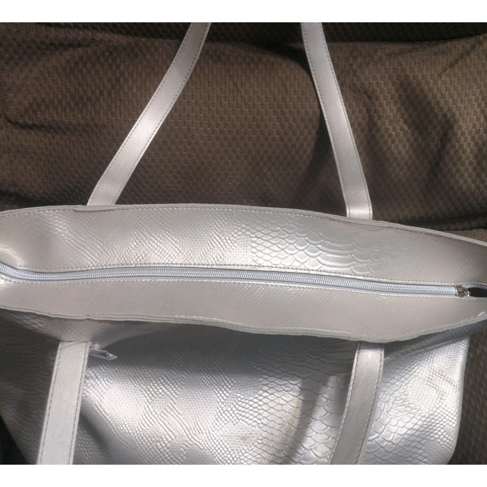 Bath & Body Works Large Silver Faux Leather Snakeskin Texture Tote Bag Purse - Picture 6 of 11